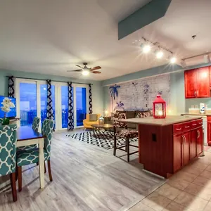 https://laketown-wharf-1135-by-zia-vr.panamacity-beachhotels.com